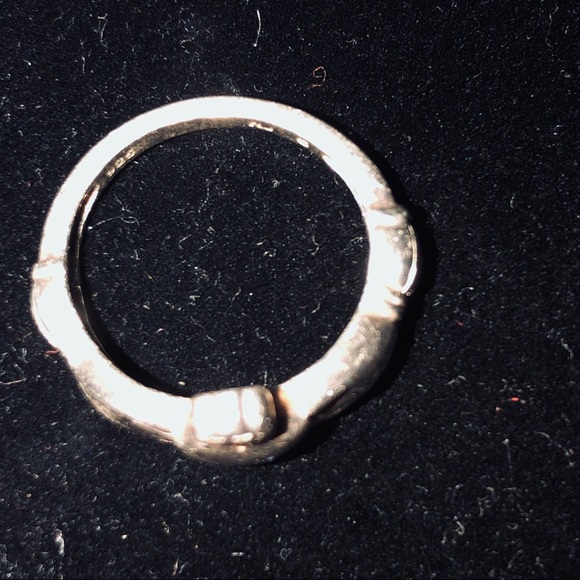 Nice Claddagh friendship ring - Picture 4 of 5